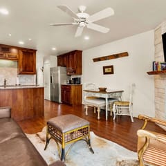 320D - Taste of Texas Hill Country on the Comal River - 320D
